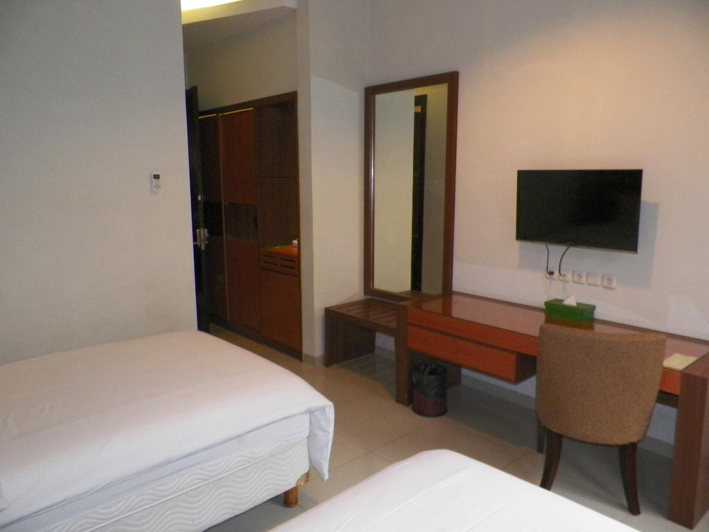 The Summit Siliwangi Hotel Bandung Room photo